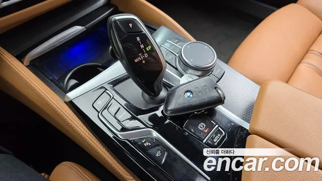 BMW 5-Series 2023 thumb 9