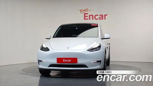 Tesla Model Y 2022 thumb 2