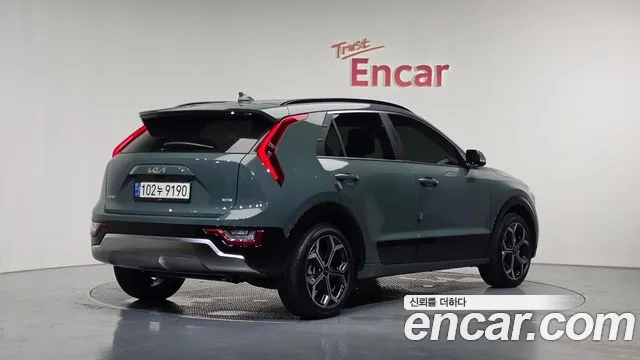 Kia Niro 2024 thumb 2