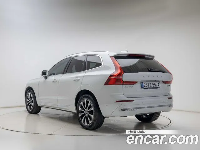 Volvo XC60 2024 thumb 4