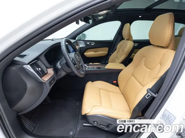 Volvo XC60 2024 thumb 10
