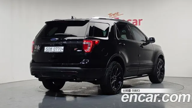 Ford Explorer 2016 thumb 2
