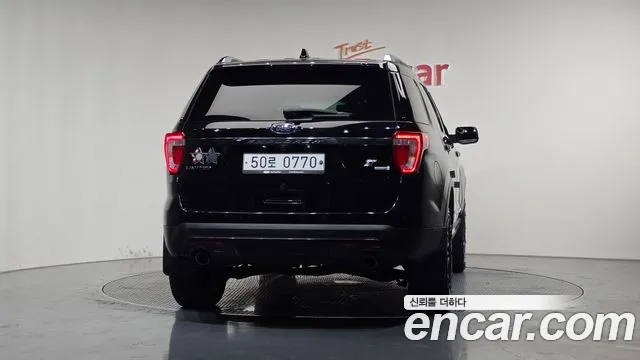 Ford Explorer 2016 thumb 4