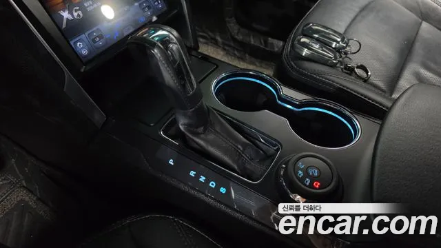 Ford Explorer 2016 thumb 9