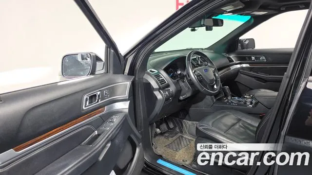 Ford Explorer 2016 thumb 10