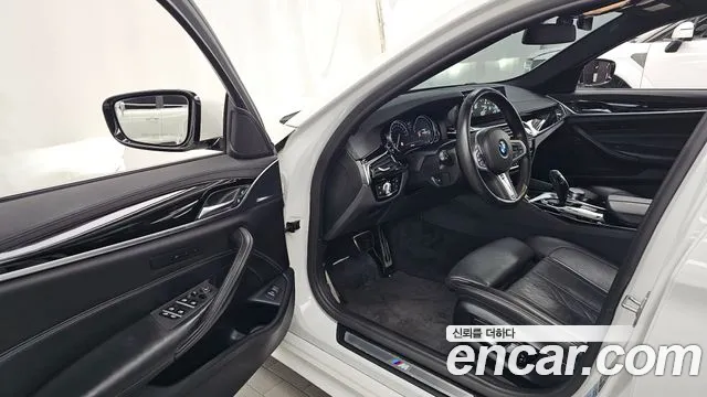 BMW 5 серии 2018 thumb 10