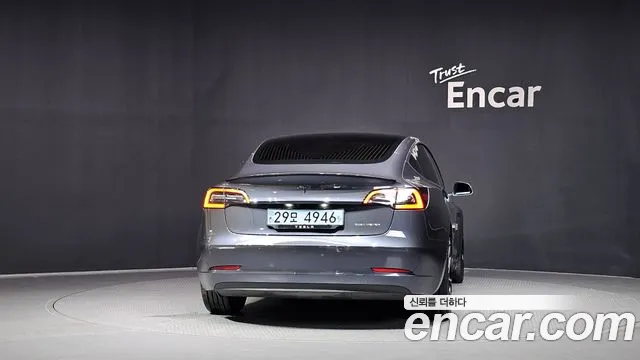 Tesla Model 3 2019 thumb 4