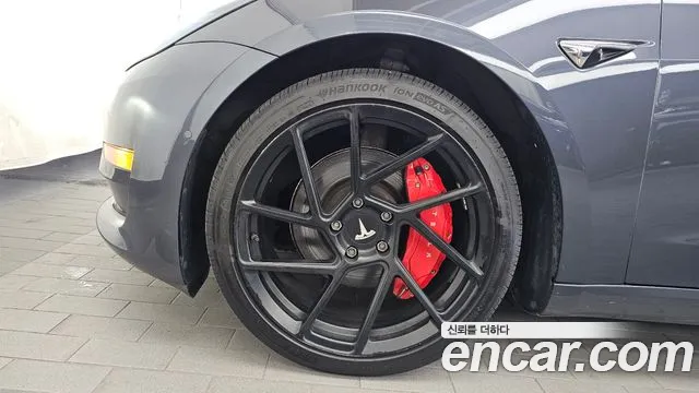 Tesla Model 3 2019 thumb 5