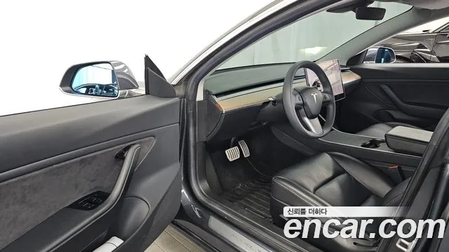 Tesla Model 3 2019 thumb 10