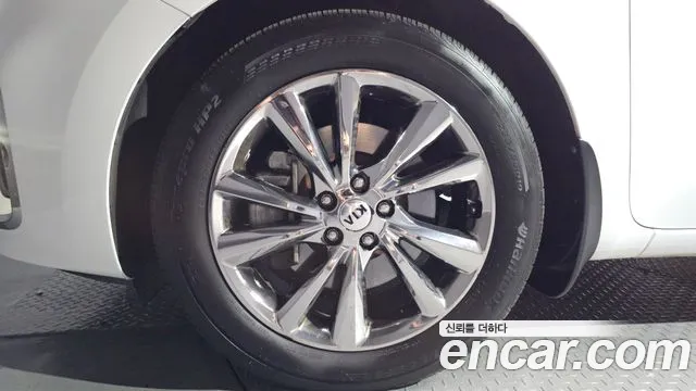 Kia Carnival 2018 thumb 5