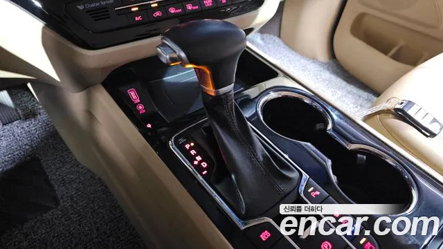 Kia Carnival 2018 thumb 9