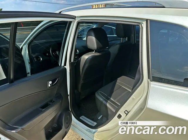 Renault-KoreaSamsung QM5 2012 thumb 10