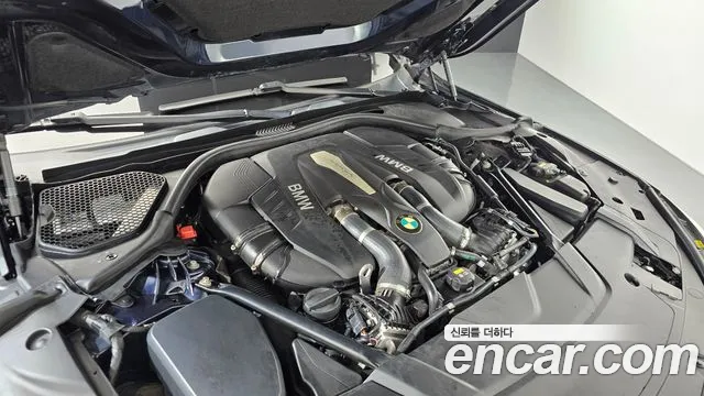 BMW 7-Series 2016 thumb 5