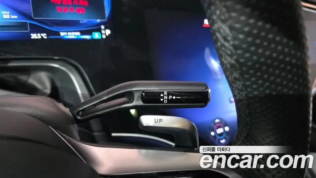 Mercedes-Benz EQE 2023 thumb 9
