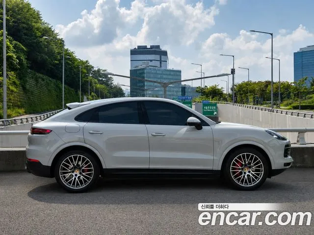 Porsche Cayenne 2022 thumb 3