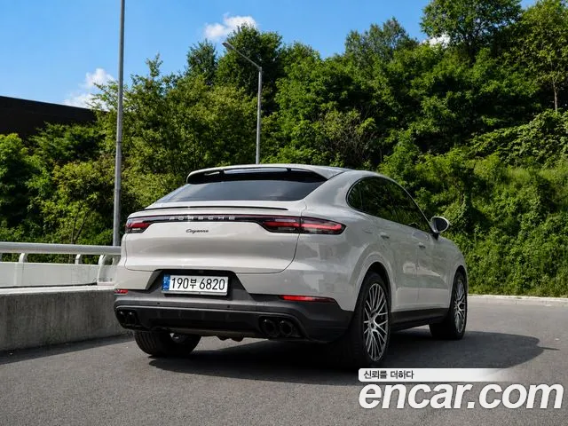 Porsche Cayenne 2022 thumb 4