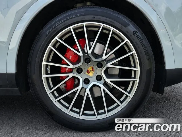 Porsche Cayenne 2022 thumb 5