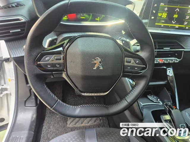 Peugeot 2008 2021 thumb 7