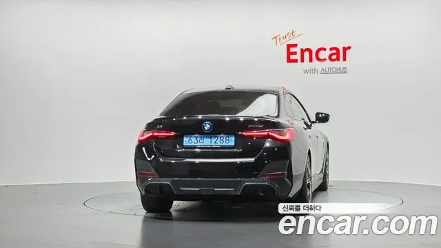 BMW i4 2022 thumb 3
