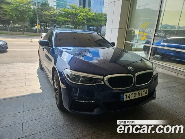 BMW 5-Series 2018 thumb 11