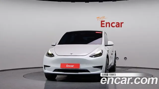 Tesla Model Y 2024 thumb 2