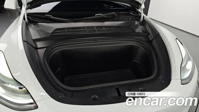 Tesla Model Y 2024 thumb 5