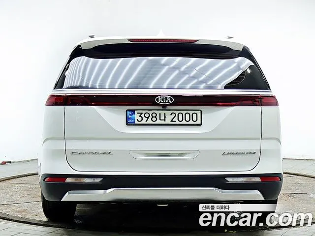 Kia Carnival 2021 thumb 3