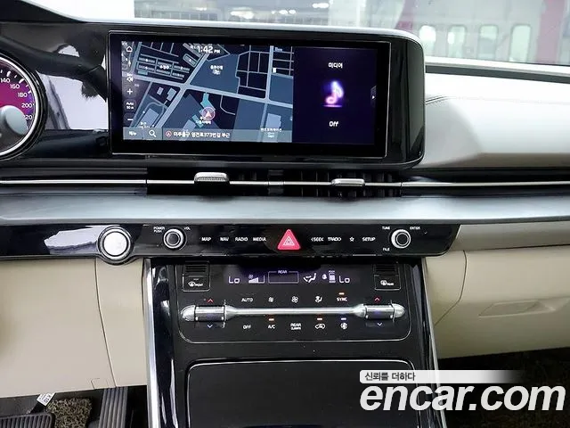 Kia Carnival 2021 thumb 9