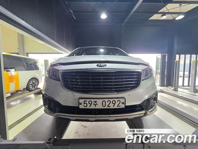 Kia Carnival 2016 thumb 7