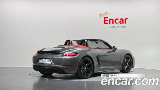 Porsche Cayman 2019 thumb 2