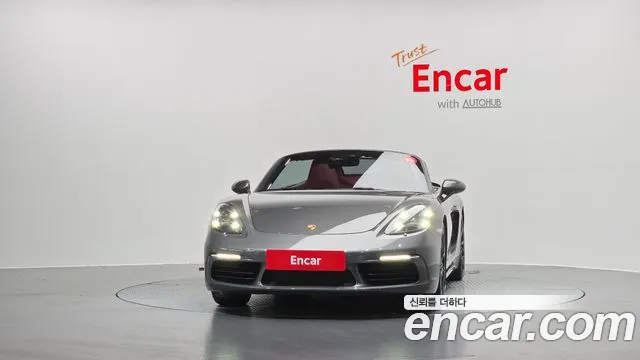 Porsche Cayman 2019 thumb 3