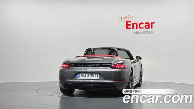 Porsche Cayman 2019 thumb 4