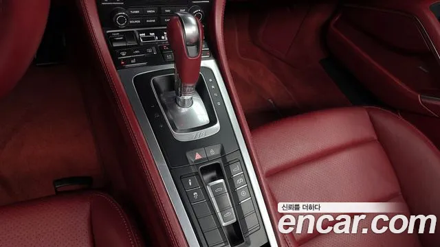 Porsche Cayman 2019 thumb 9