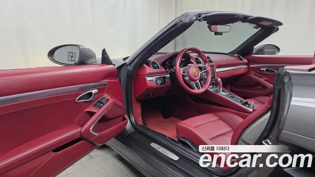 Porsche Cayman 2019 thumb 10