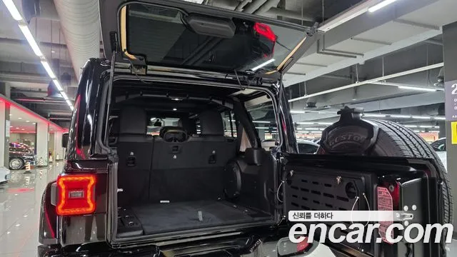 Jeep Wrangler 2025 thumb 10