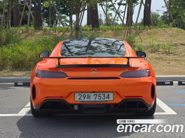 Mercedes-Benz AMG GT 2017 thumb 5