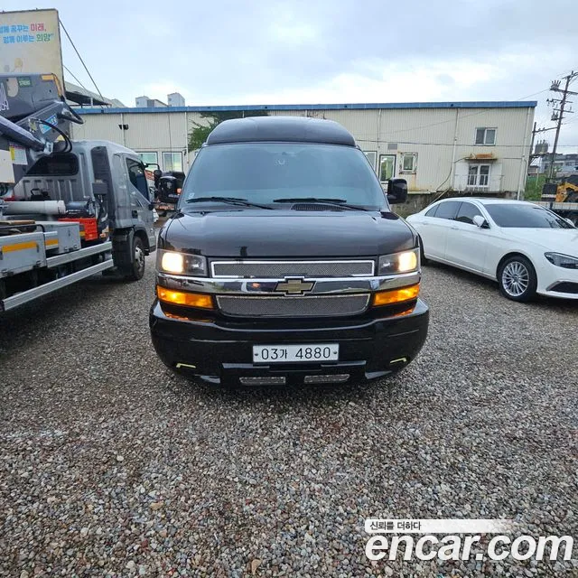 Chevrolet Express Van 2018 1
