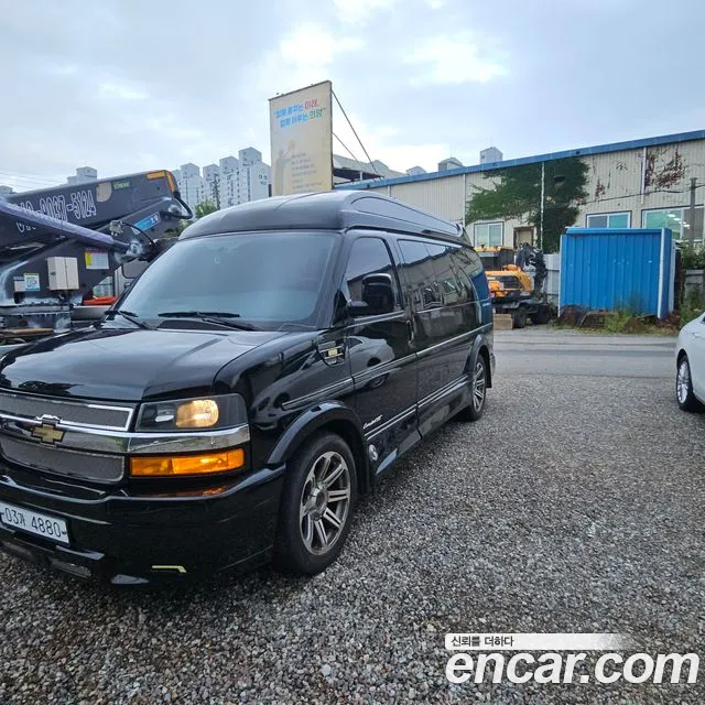 Chevrolet Express Van 2018 thumb 3