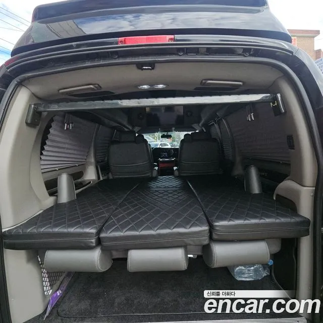 Chevrolet Express Van 2018 thumb 4
