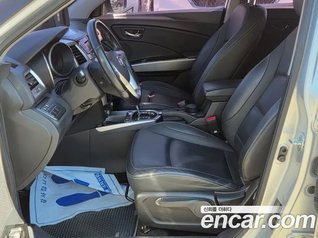KG_Mobility_Ssangyong TIBOLI 2015 thumb 10