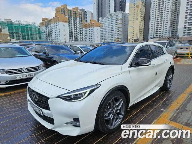 Infiniti Q30 2017 thumb 8