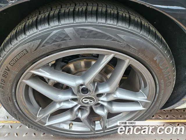 Infiniti Q30 2017 thumb 9