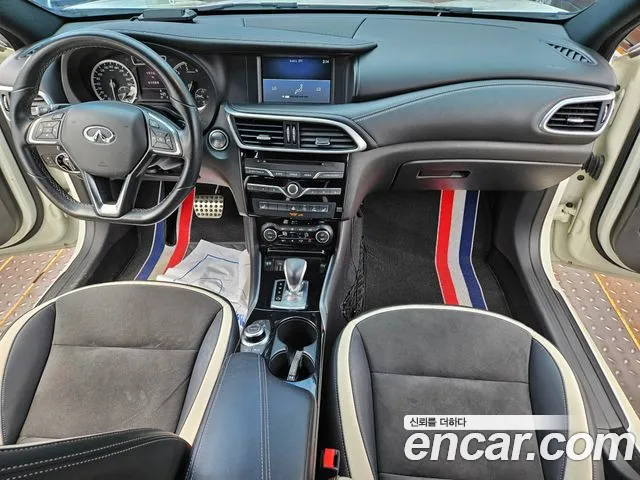Infiniti Q30 2017 thumb 10