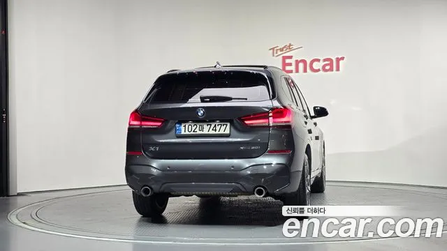 BMW X1 2022 thumb 4