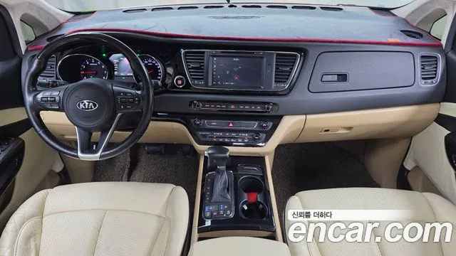 Kia Carnival 2016 thumb 7