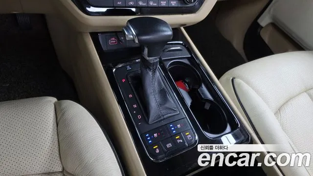 Kia Carnival 2016 thumb 9