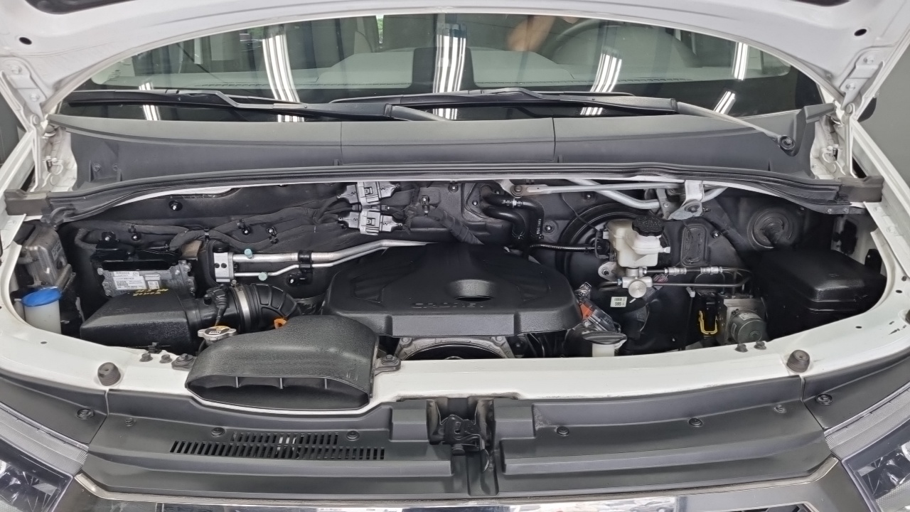 Hyundai Staria 2023 thumb 6