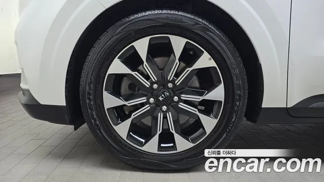 Kia Carnival 2021 thumb 5
