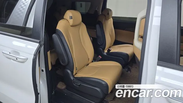 Kia Carnival 2021 thumb 11