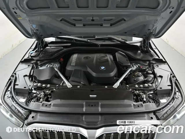 BMW 5-Series 2024 thumb 6
